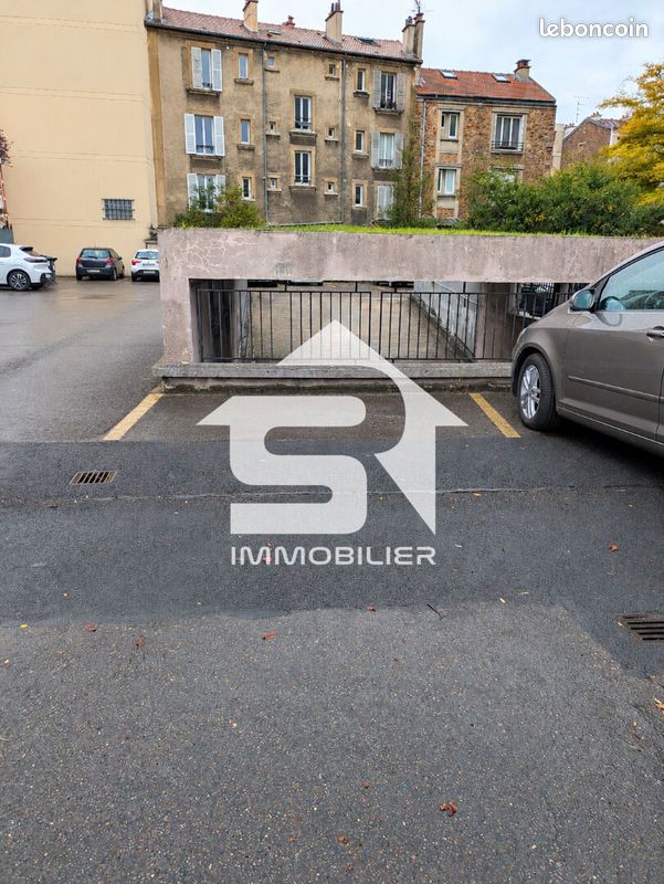Parking 12 m² · à Fontenay-sous-Bois · 12 m² · 103 €/mois