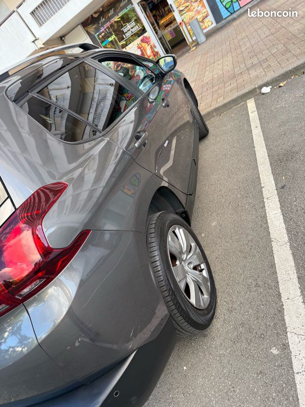 Peugeot 2008 VTI -2018 (image 2)