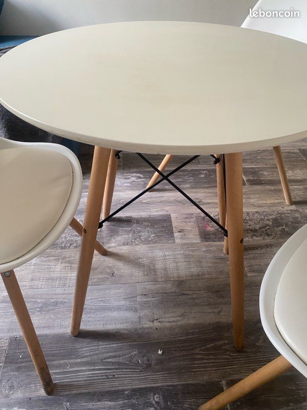 Table à manger ronde - D 100 x H 74 cm - MDF et pièds en métal doré - Motif marbre - Blanc | Leroy Merlin