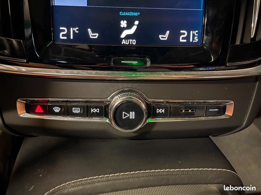 VOLVO V90 CROSS COUNTRY D4 AWD 190 ch Geartronic 8 Cross Country Luxe / Distribution à Jour / 4 pneus récents / Attelage (image 30)