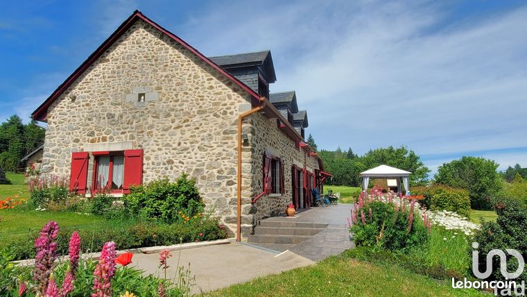 Propriété 7 pièces 148 m²