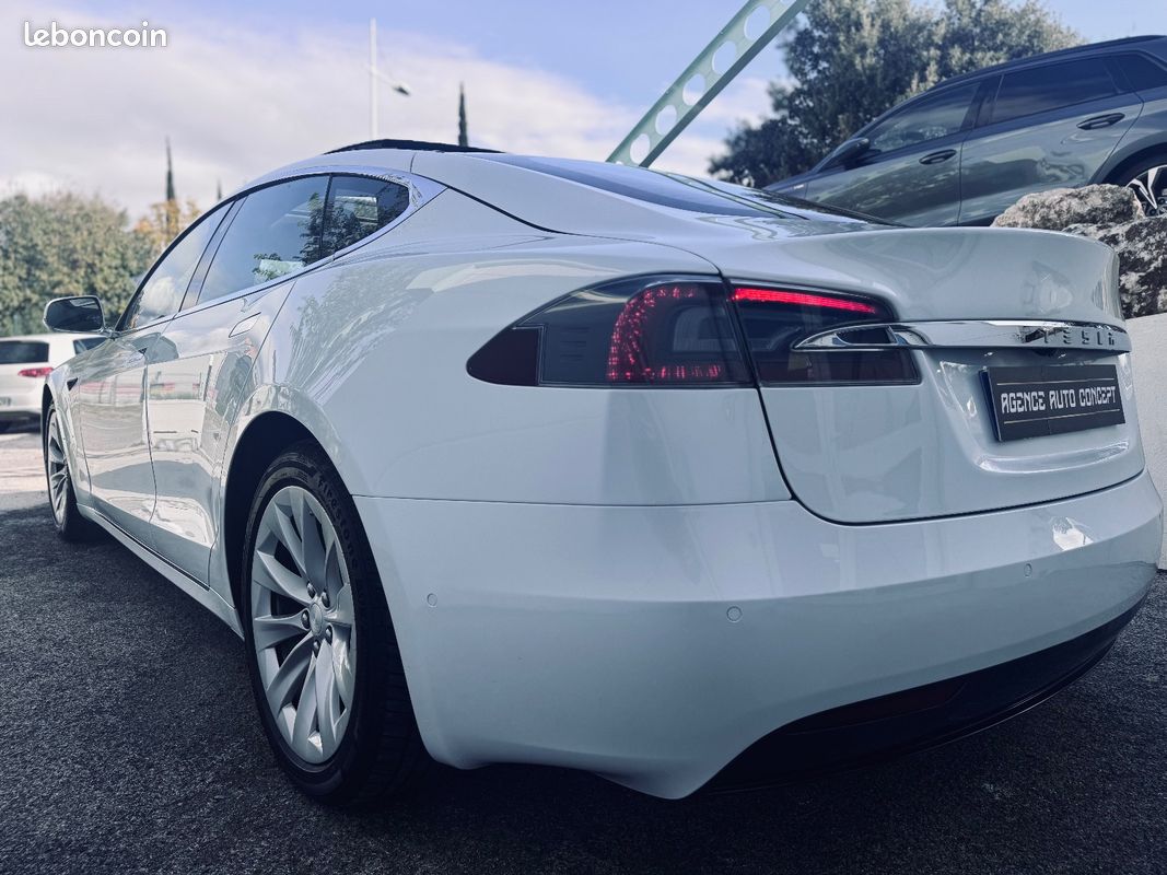 TESLA Model S 320CH BASE + 2EME MAIN + TOIT OUVRANT/PANO + AUTO PILOT + CAMERA DE RECUL + GARANTIE 12 MOIS (image 6)