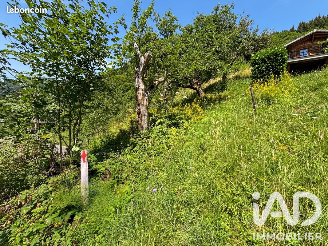 Terrain 566 m² · à La Côte-d'Arbroz · 566 m² · 144 000 €