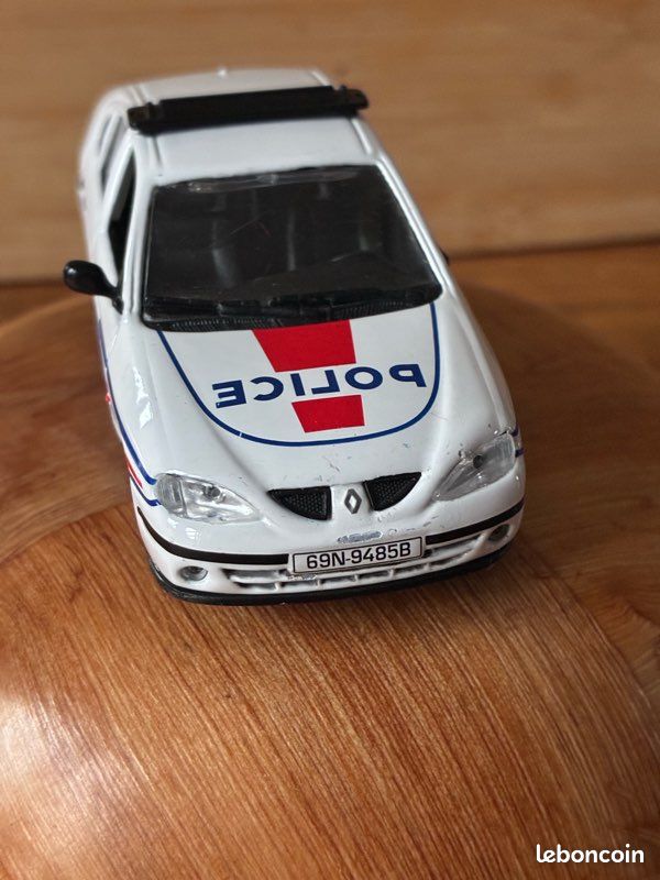Voiture miniature Renault Mégane police NOREV (image 2)