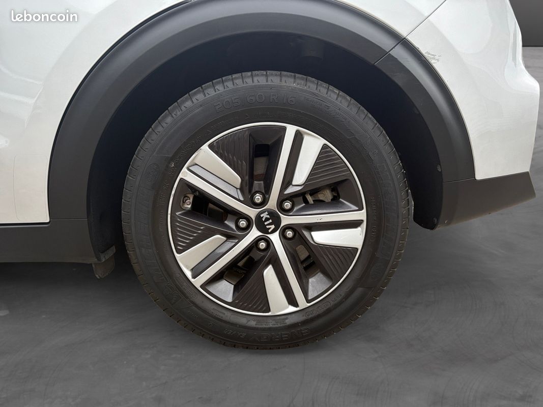 KIA NIRO 1.6 GDi Hybride 141 ch DCT6 / CAMÉRA / RADARS AV + AR / CAR PLAY /4 PNEUS NEUFS/GARANTIE KIA 2027 (image 19)