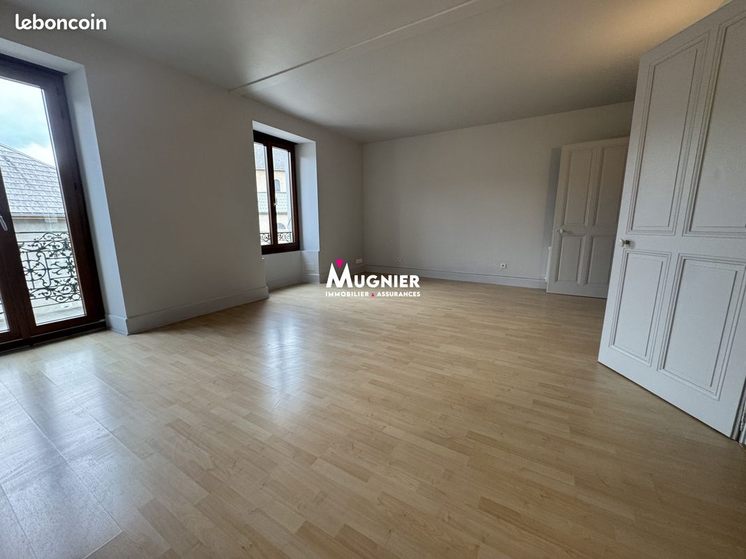 Appartement 3 pièces 97 m² · à Taninges · 97 m² · 1 200 €