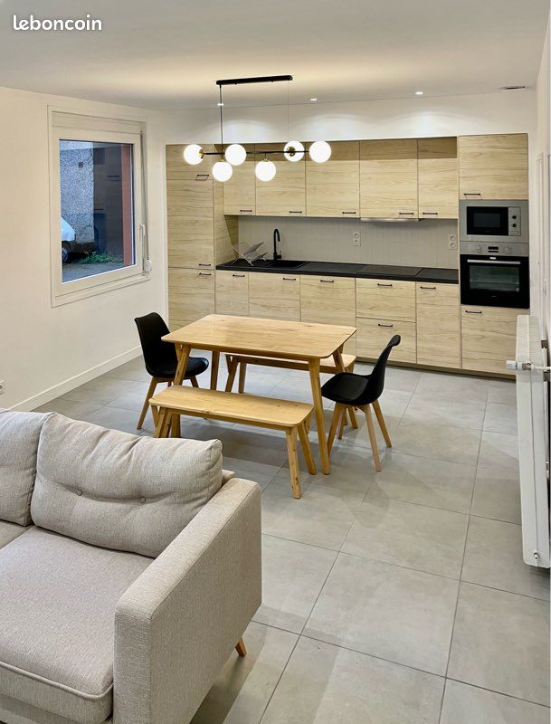 Maison 6 pièces 105 m² · à Saint-Étienne · 105 m² · 970 €/mois
