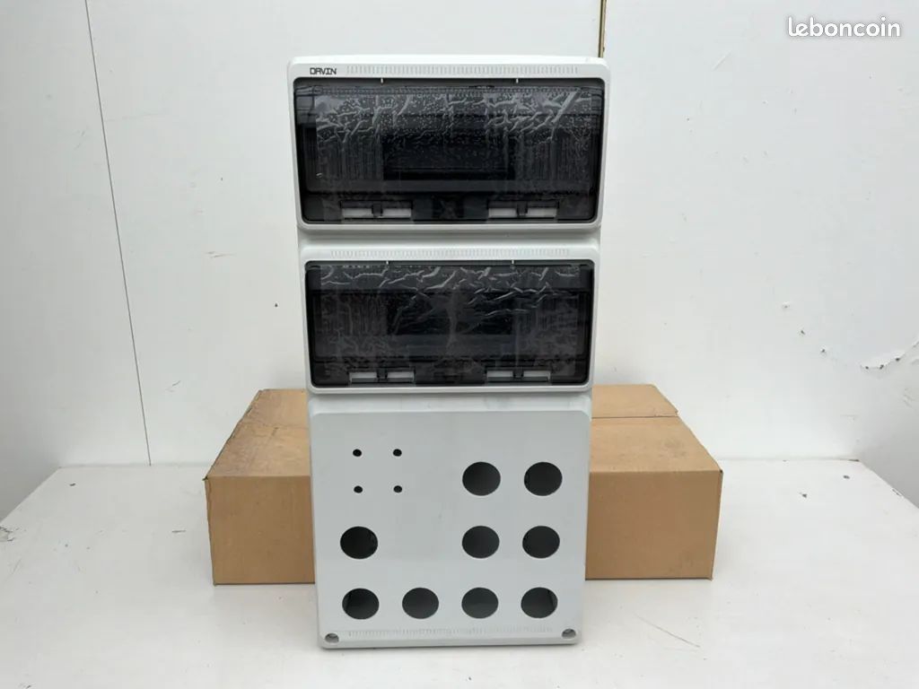 Coffret électrique vide (image 3)