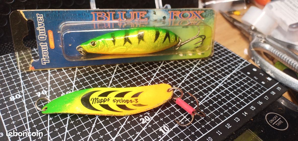 Realure Lot de 4 leurres de pêche en métal avec hameçons