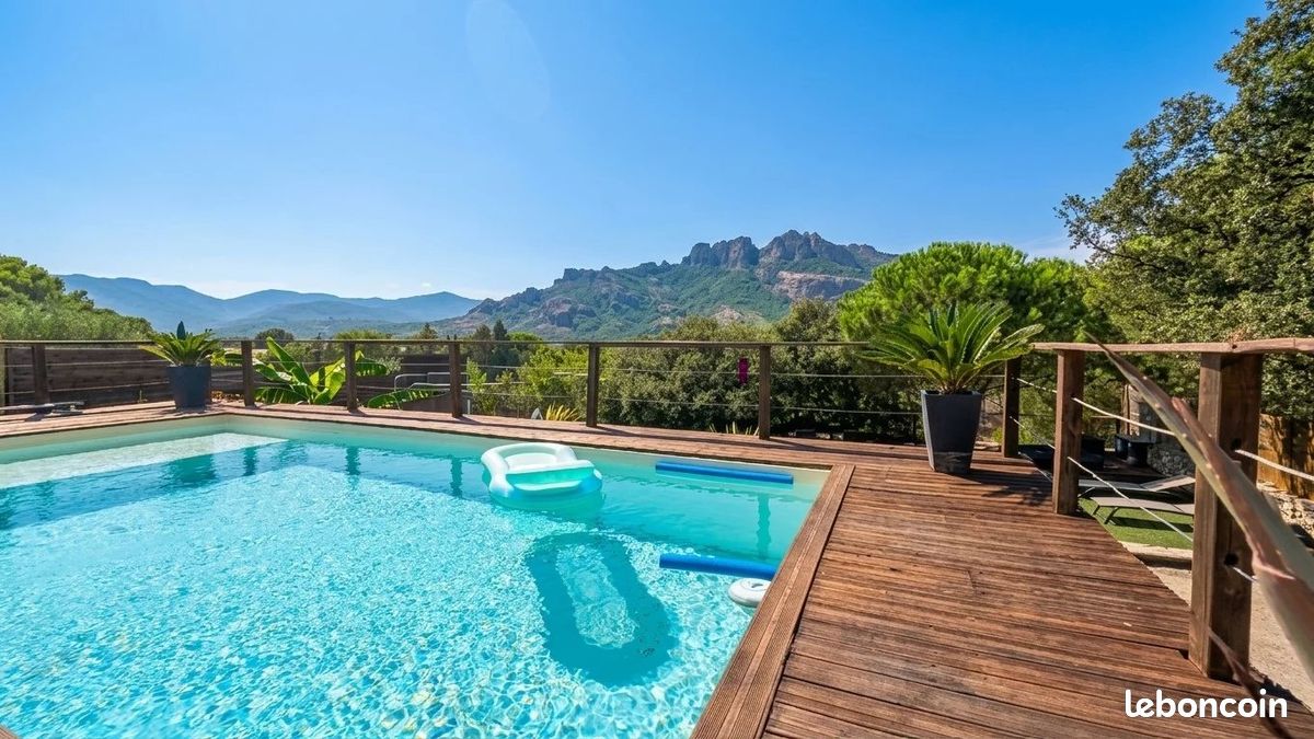Maison 5 pièces 103 m² · à Roquebrune-sur-Argens · 103 m² · 526 000 €