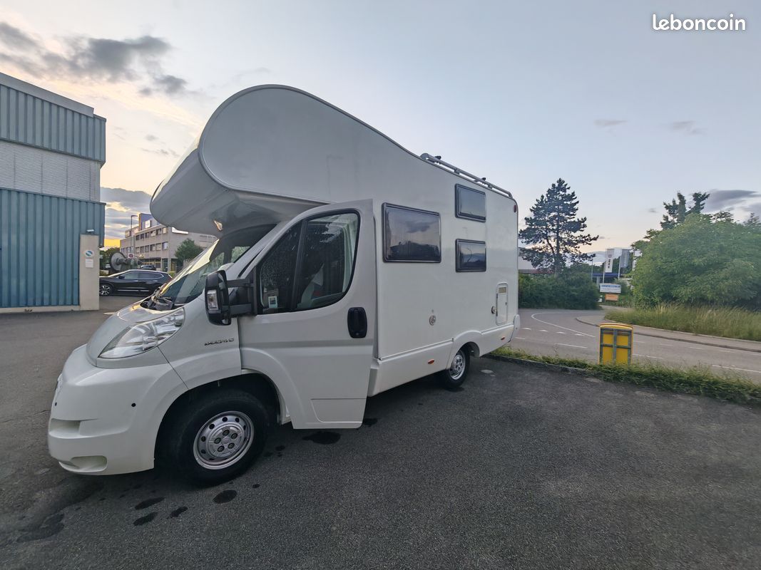 Camping car fiat bien équipé et fonctionnel (image 1)