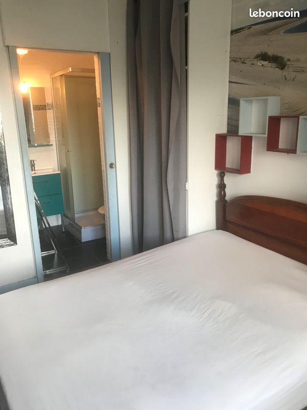 Chambre meublée avec douche - Saint-Pierre-du-Mont 40280 (image principale 3)