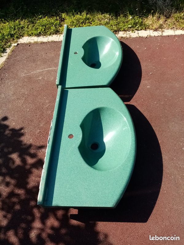 Vasque en résine en très bon état et qualité (image 1)