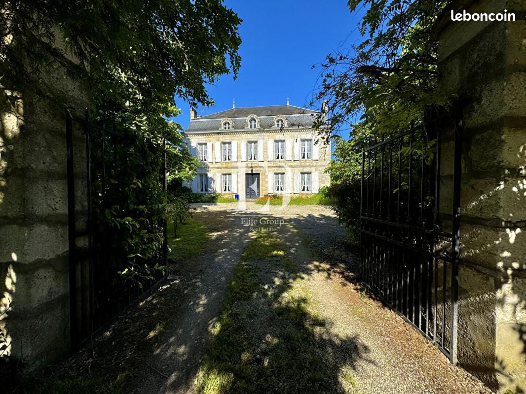 Maison 7 pièces 260 m² - Vars 16330 (image 2)