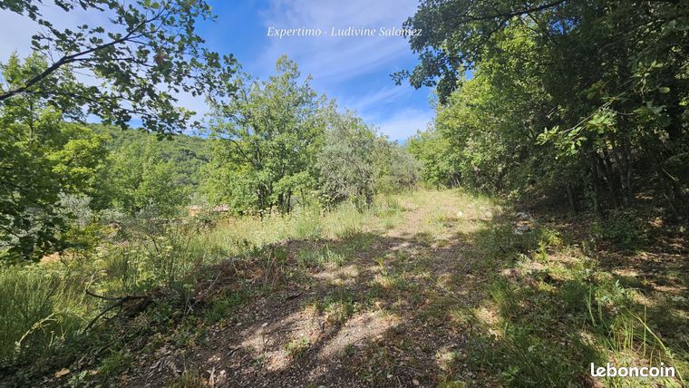 Terrain 2800 m² Montferrat