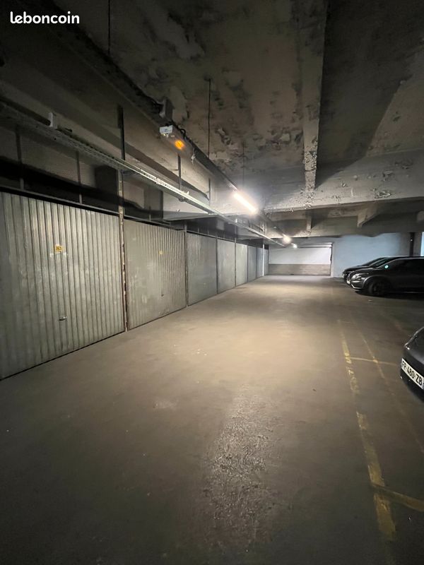Emplacement de parking idéalement situé · à Paris · 150 €/mois