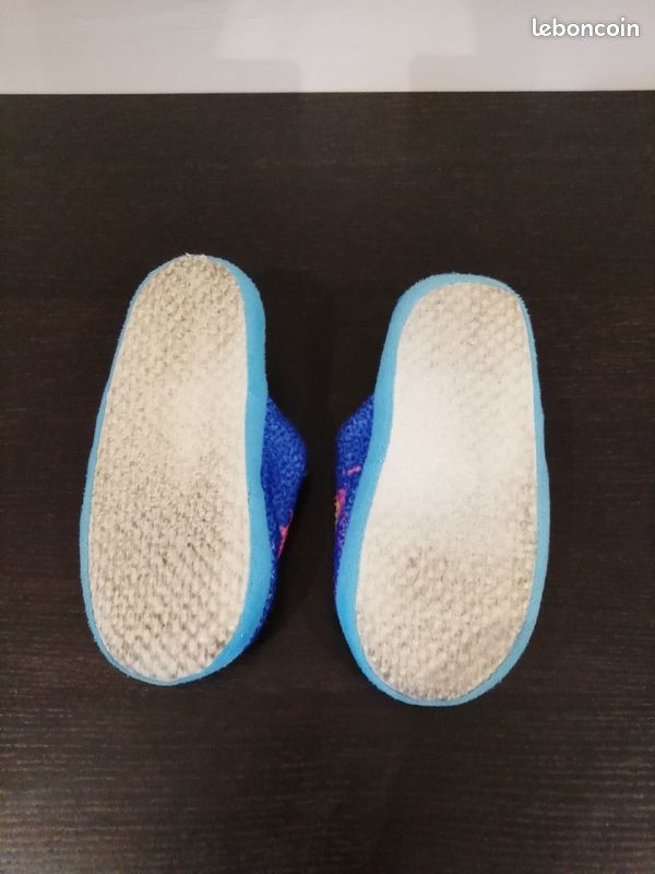 Chaussons les minions (image 2)