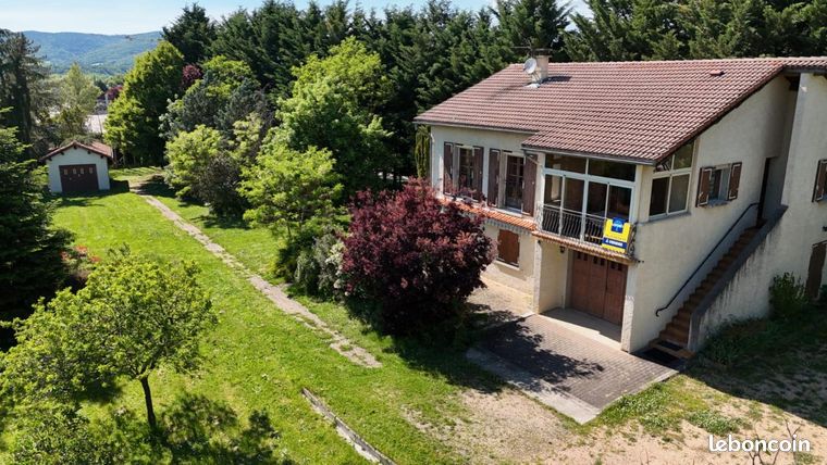 Maison 6 pièces 140 m²