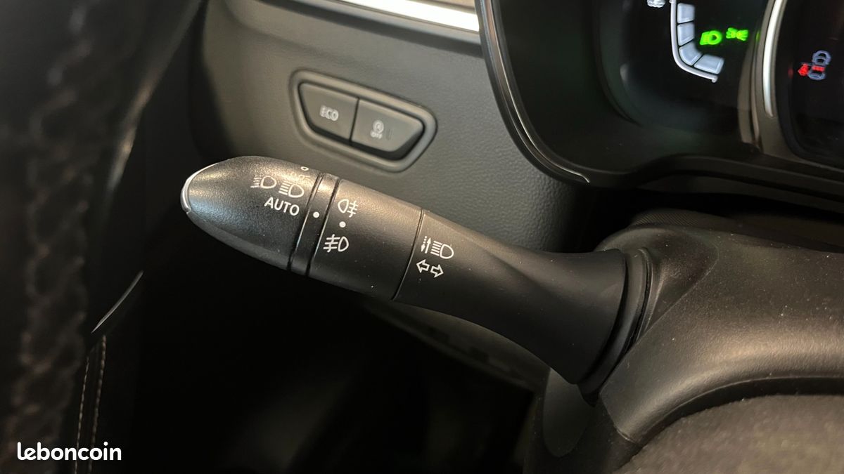 RENAULT KADJAR 1.2 TCE 130 ENERGY ARMOR LUx (image 27)