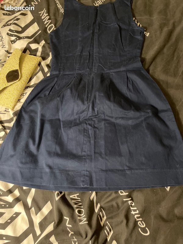 Robe bleu marine avec sacoche (image 2)