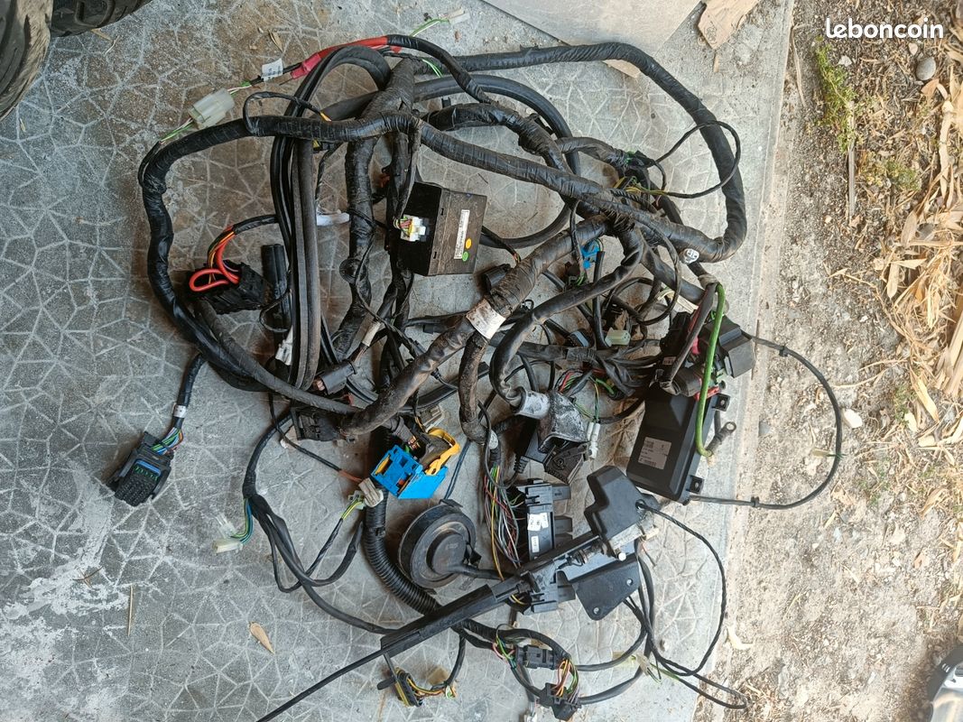 Faisceau électrique sans boitier Peugeot Metropolis 400 - Équipement moto