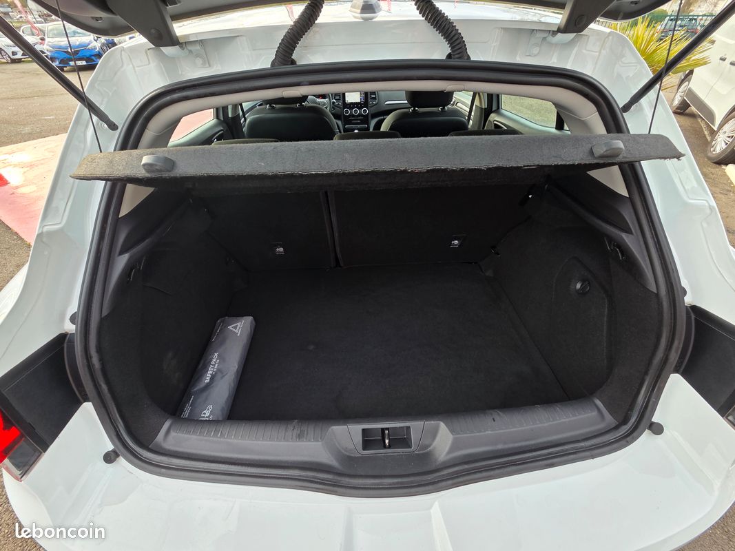 Renault Mégane IV 1.5 L Blue-DCI 115 CH "Business" / 1ère Main / BVA (image 8)