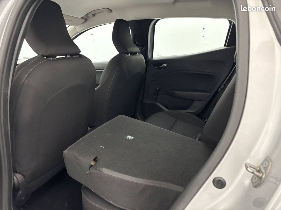 RENAULT Clio TCe 90 Equilibre (image 24)