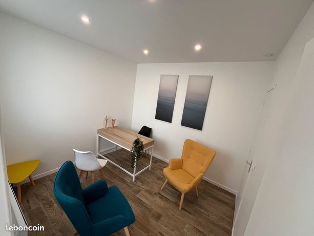 Cabinet thérapeute 12 m² à louer – meublé, métro Charenton-Écoles (ligne 8)
