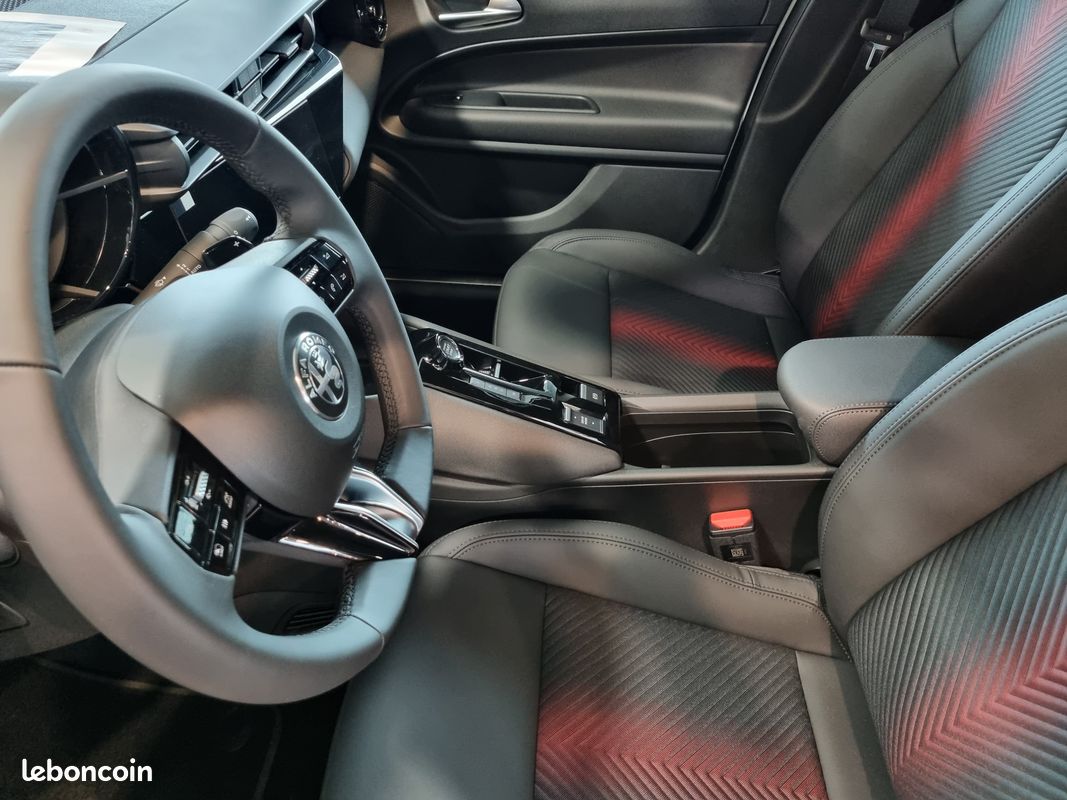 Alfa romeo junior ibrida speciale -pack techno speciale- 234 /MOIS (image 3)