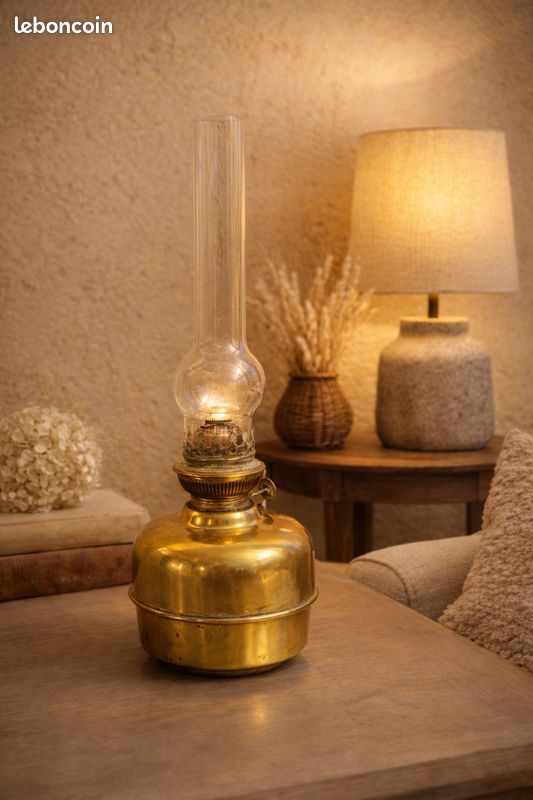 ANCIENNE LAMPE À pétrole laiton EUR 30,00 - PicClick FR