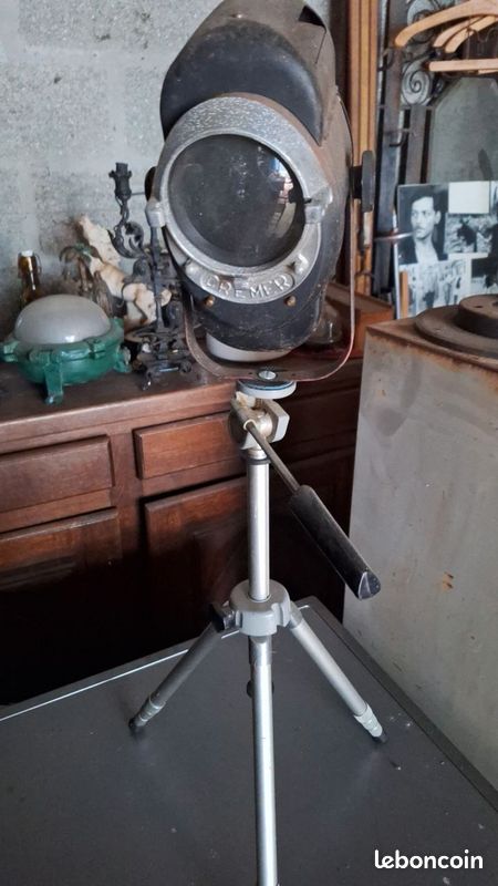 Authentique Projecteur de Cinéma/Théâtre A.E. Cremer Paris - Vintage Industriel (image 1)