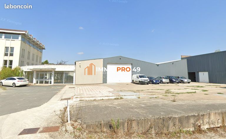 Immeuble 2400 m² Cholet (image 1)