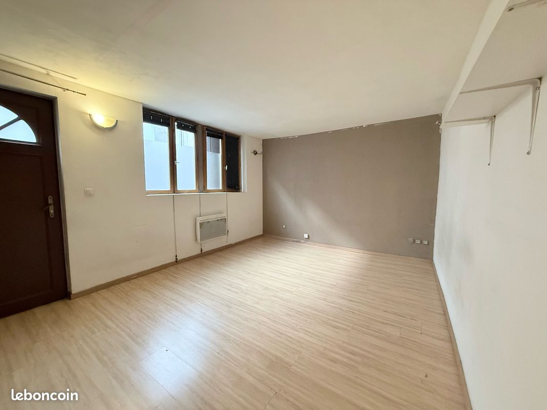 Appartement 1 pièce 31 m² · à Vierzon · 31 m² · 360 €