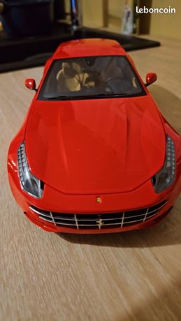 Ferrari FF Rouge Hot Wheels Super Elite 1/18 - X5490 - Occasion état Neuf