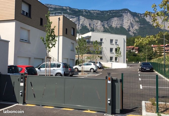 Lot de 2 garages / Résidence Domaine du Jayet
