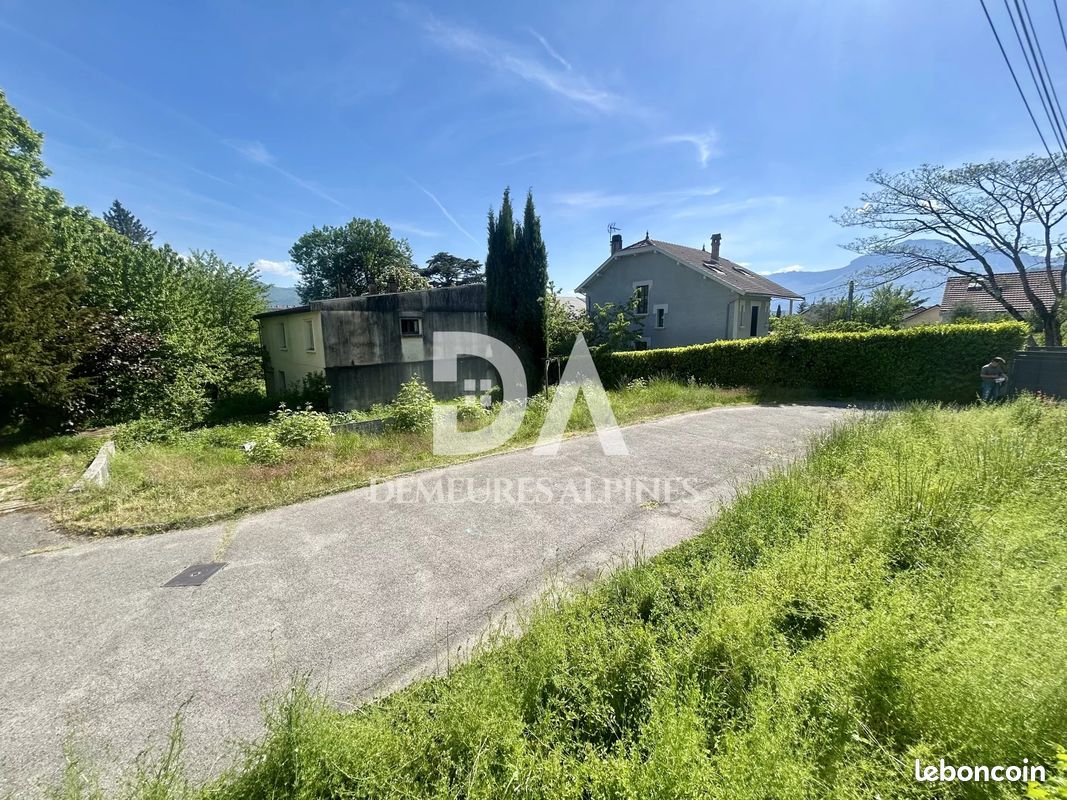 Terrain 719 m² · à Corenc · 719 m² · 285 000 €