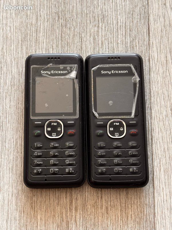 Sony Ericsson J132 téléphones / mobile phones vintage collections (image 1)