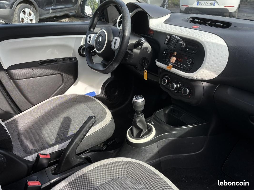 RENAULT TWINGO 1.0 Sce - 75 III BERLINE Zen PHASE 2 (image 12)