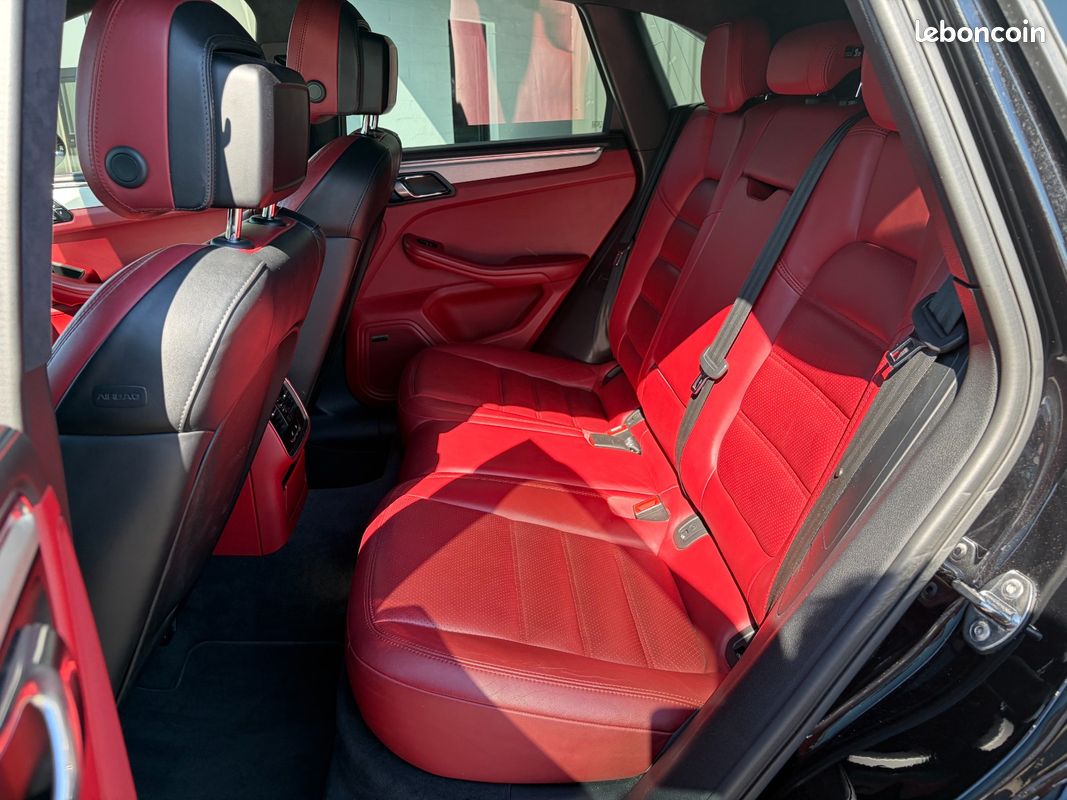 PORSCHE MACAN Turbo 3.6 V6 400 ch PDK avec CARPLAY / AUDIO BOSE / CAMERA (image 30)