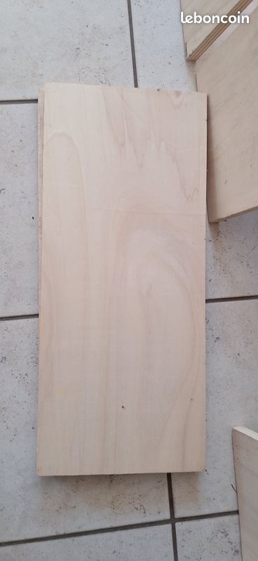Étagères en bois (image 1)