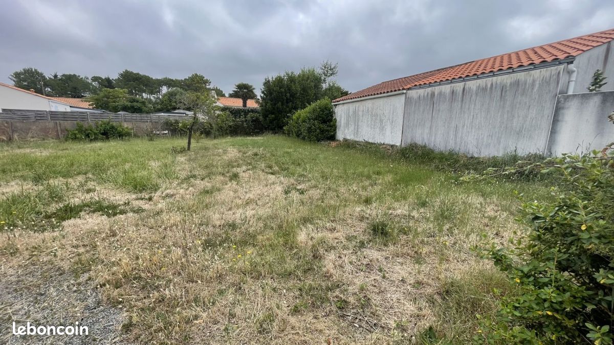 Terrain à bâtir de 633 m² à SAINT-JEAN-DE-MONTS (85) · 129 360 €