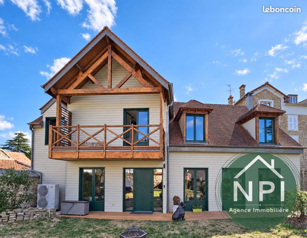 Maison 7 pièces 234 m² · à Vaux-le-Pénil · 234 m² · 575 000 €