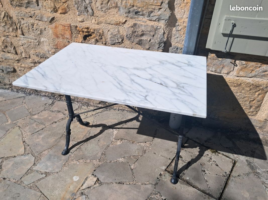 Table marbre pied fer forgé (image 2)