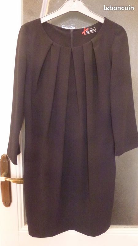 Robe noire habillée (image 1)