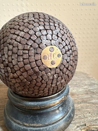 Ancienne boule de longue à clous Boule de pétanque Lyonnaise