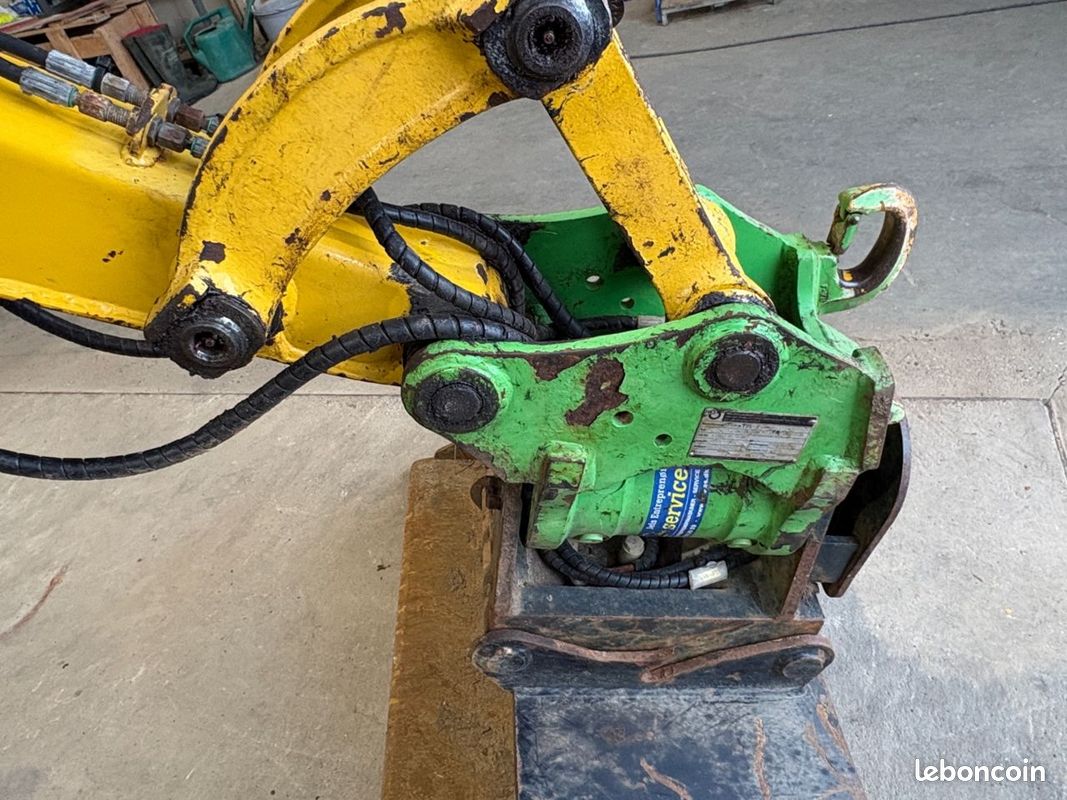 Komatsu PC30MR-5 (image 5)