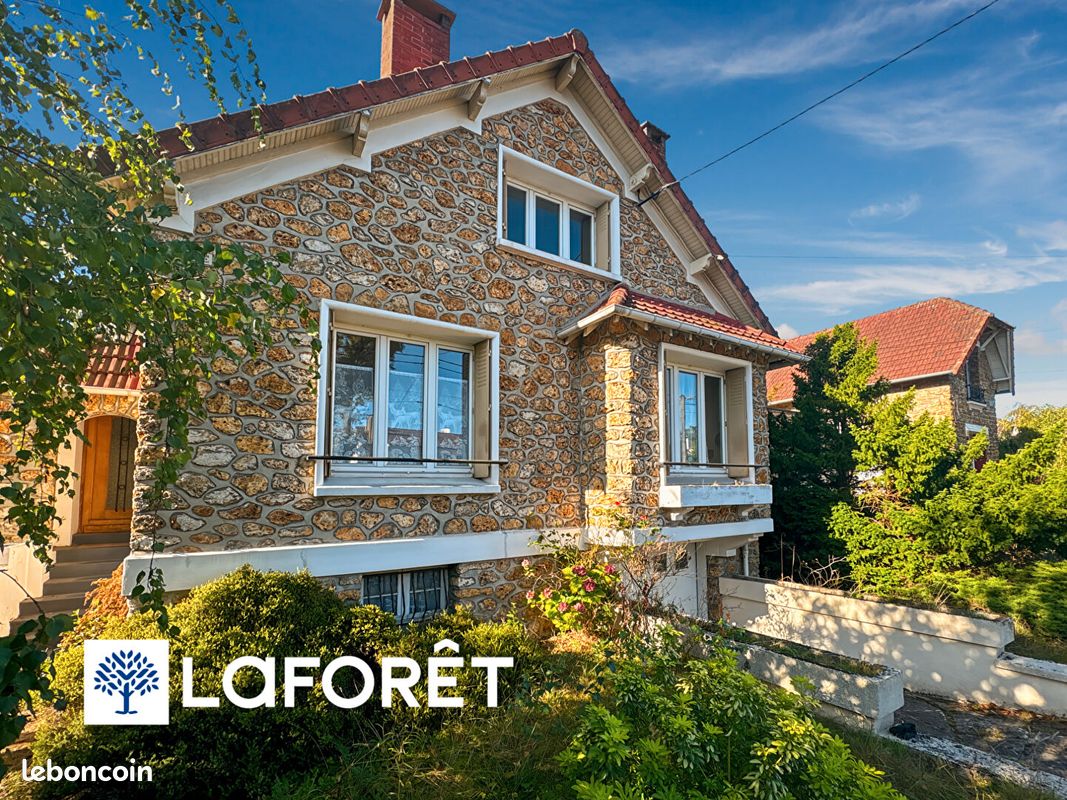 Maison 5 pièces 104 m² · à Sainte-Geneviève-des-Bois · 104 m² · 325 560 €