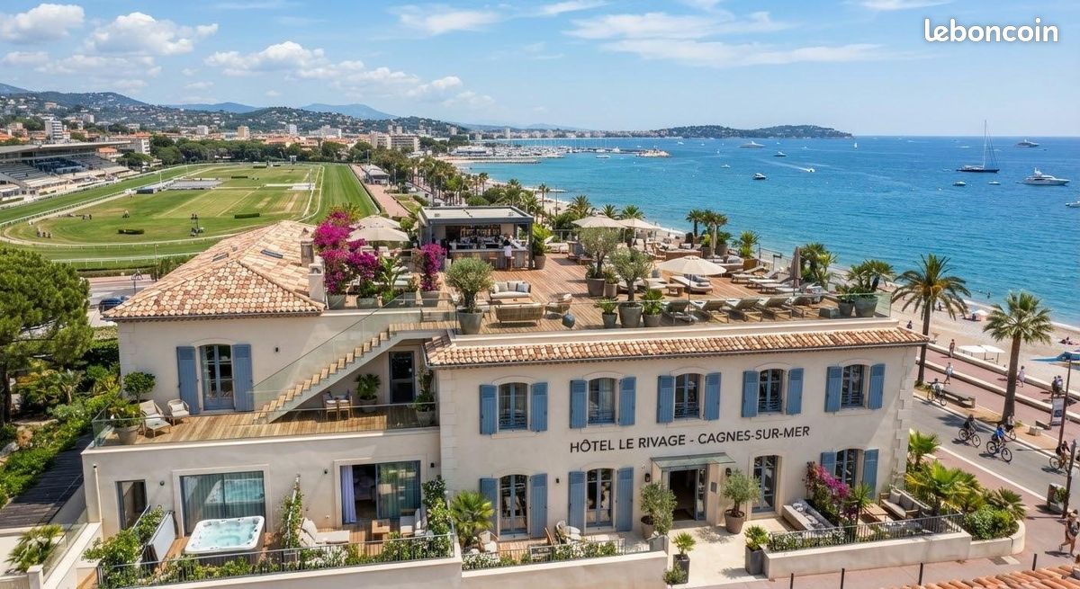 Maison 18 pièces 350 m² · à Saint-Laurent-du-Var · 350 m² · 1 650 000 €