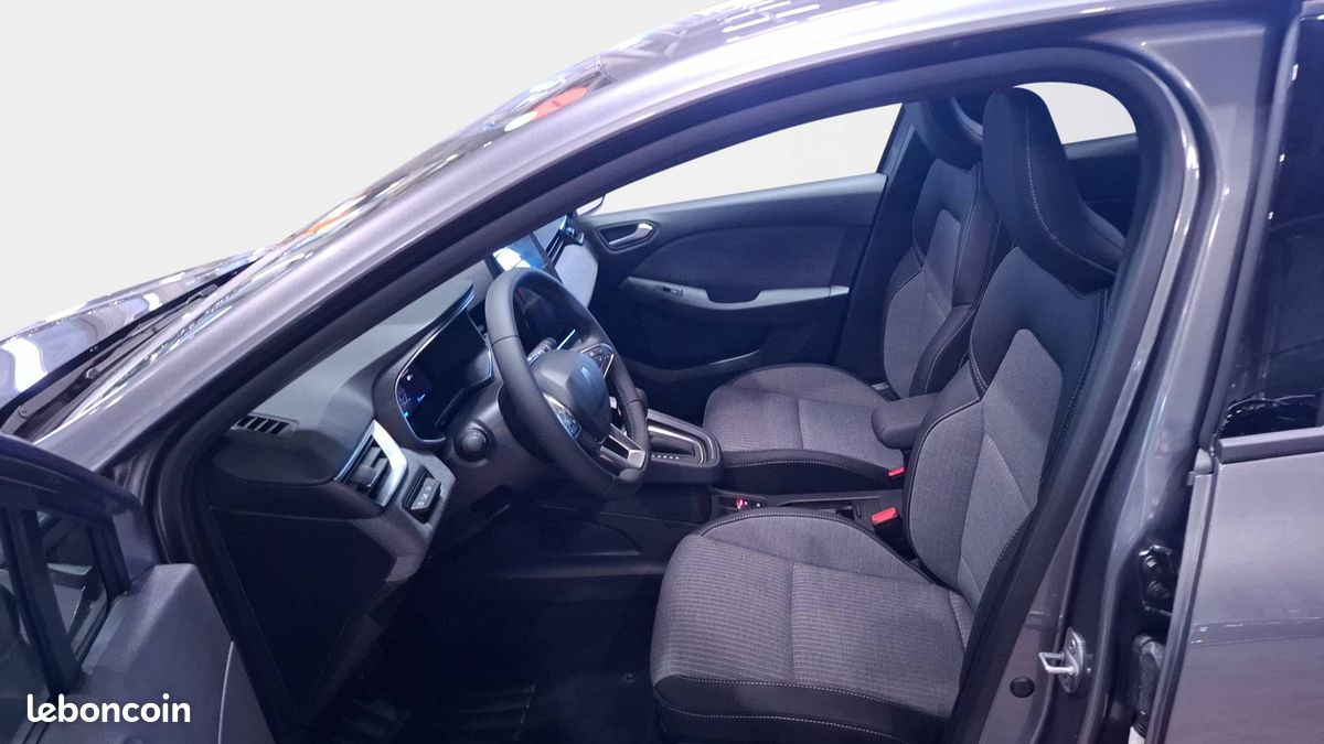 Renault clio e tech full hybrid 145 ch gsr2 techno (image 12)