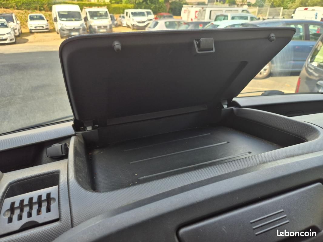 Renault Master PLATEAU RIDELLE SIMPLE + HAYON ELEVATEUR F3500 L3 2.3 DCI 130 CH GRAND CONFORT (image 33)